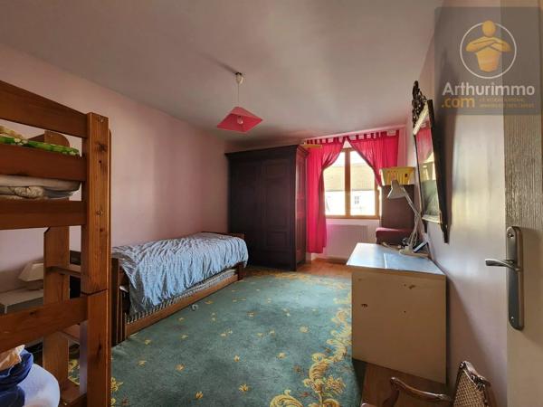 Vente                                                      Maison
                        
                     6 pièces                      226 m2                     à Beaugency