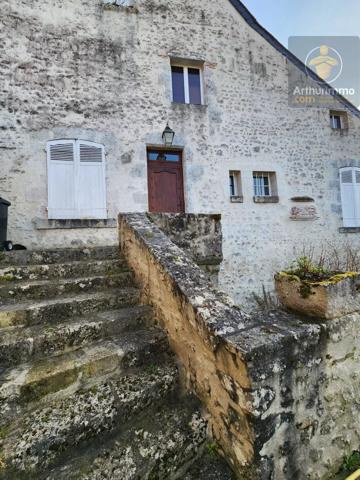 Vente                                                      Maison
                        
                     6 pièces                      226 m2                     à Beaugency