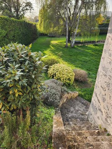 Vente                                                      Maison
                        
                     6 pièces                      226 m2                     à Beaugency