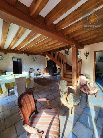 Vente                                                      Maison
                        
                     6 pièces                      226 m2                     à Beaugency
