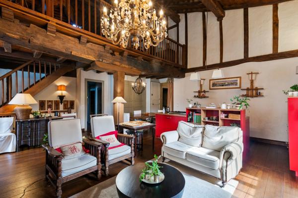 Maison à vendre 14 pièces (64)