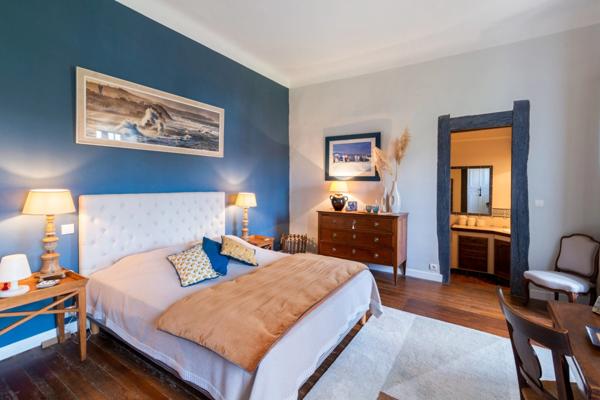 Maison à vendre 14 pièces (64)