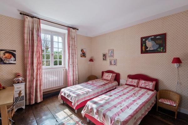 Maison à vendre 14 pièces (64)