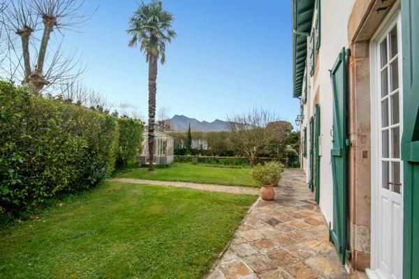 Maison à vendre 14 pièces (64)