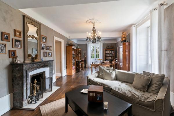 Maison à vendre 14 pièces (64)