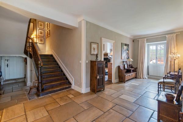 Maison à vendre 14 pièces (64)