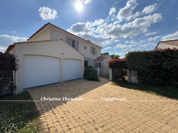 VILLA D’EXCEPTION 4 chambres avec piscine privée dans un domaine sécurisé (85) COËX