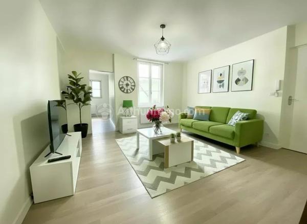 Location                                                      Appartement
                        
                     2 pièces                      48 m2                     à Tours