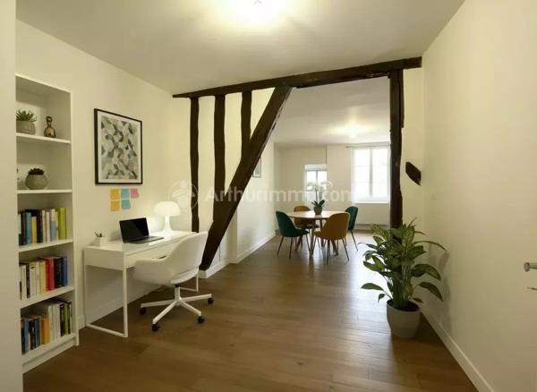 Location                                                      Appartement
                        
                     2 pièces                      48 m2                     à Tours