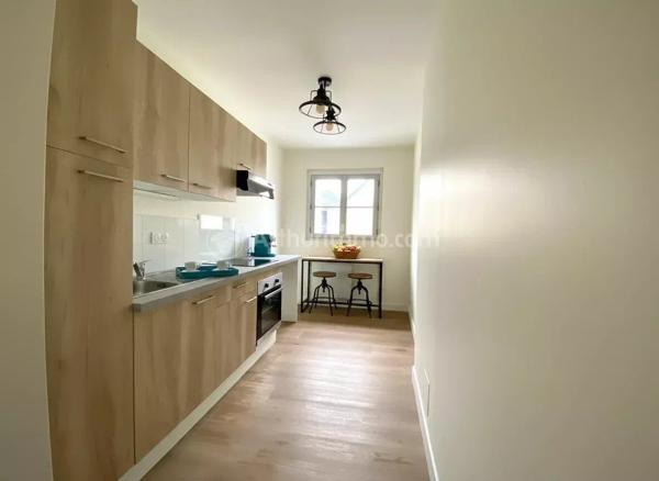 Location                                                      Appartement
                        
                     2 pièces                      48 m2                     à Tours