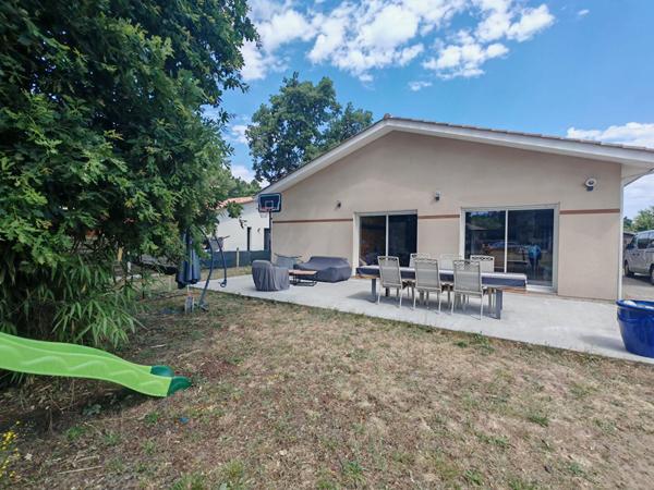 BIGANOS - Maison contemporaine 4 chambres sur terrain d'environ 1 000 m²