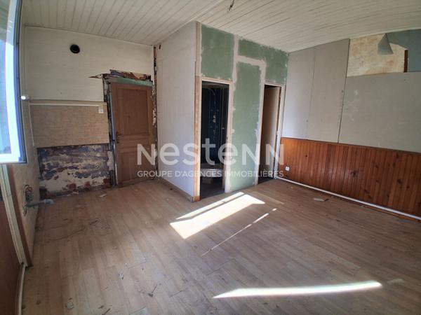 MORLAIX - Studio à rénover de 22.70 m2 - RDC à droite
