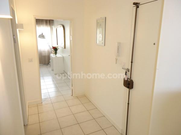 Appartement 4 pièces / 3 Chambres - 95 m2 - 168 000 € FAI