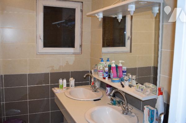 MAISON SITUEE A TAIZE AIZIE