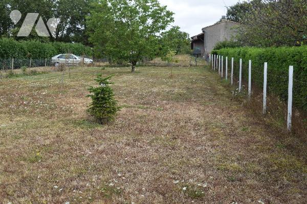 MAISON SITUEE A TAIZE AIZIE