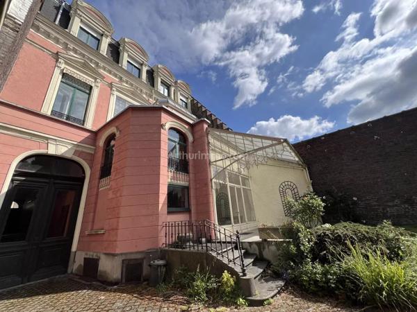 Vente                                                      Propriété
                        
                     11 pièces                      385 m2                     à Roubaix
