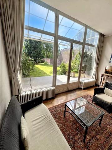 Vente                                                      Propriété
                        
                     11 pièces                      385 m2                     à Roubaix
