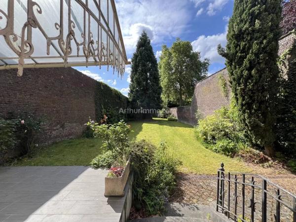 Vente                                                      Propriété
                        
                     11 pièces                      385 m2                     à Roubaix