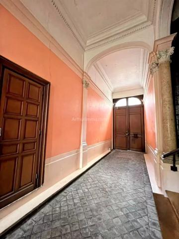 Vente                                                      Propriété
                        
                     11 pièces                      385 m2                     à Roubaix