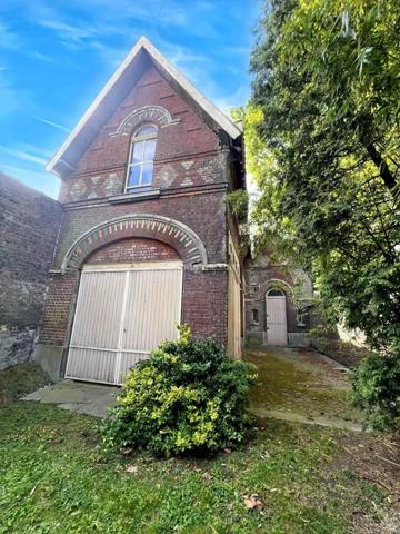 Vente                                                      Propriété
                        
                     11 pièces                      385 m2                     à Roubaix