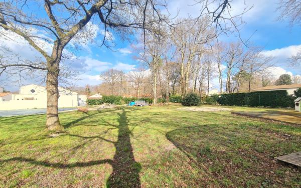 Terrain à vendre    Breuillet