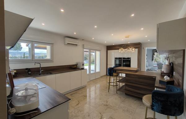 Maison de 270 m²