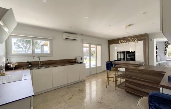 Maison de 270 m²