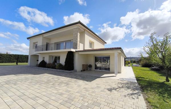Maison de 270 m²
