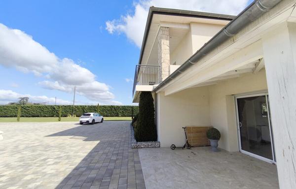 Maison de 270 m²