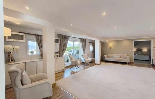 Maison de 270 m²