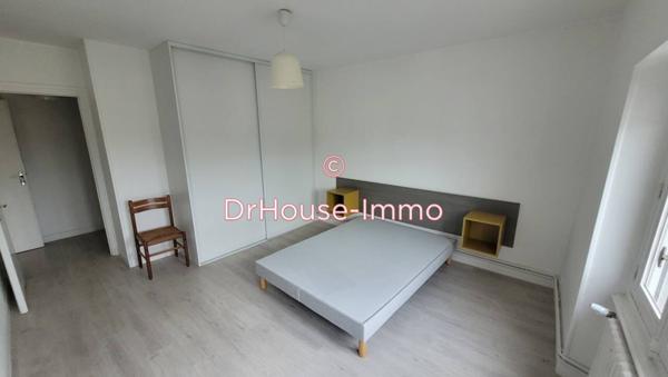 Appartement à louer 3 pièces de 83 m²