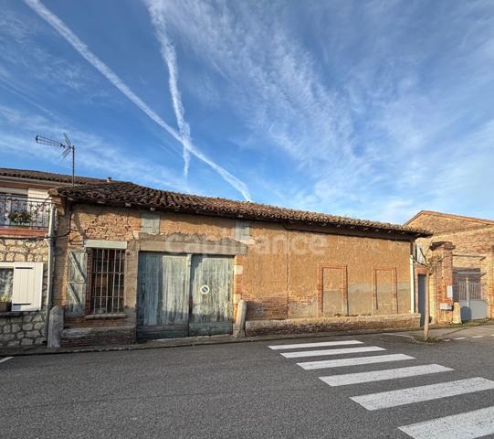 Grange à Rénover de 360M2 au coeur d'un village près de Beaumont-de-Lomagne (82)