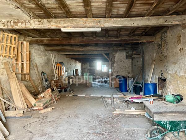 Grange à Rénover de 360M2 au coeur d'un village près de Beaumont-de-Lomagne (82)