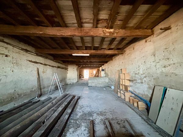 Grange à Rénover de 360M2 au coeur d'un village près de Beaumont-de-Lomagne (82)