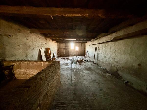 Grange à Rénover de 360M2 au coeur d'un village près de Beaumont-de-Lomagne (82)