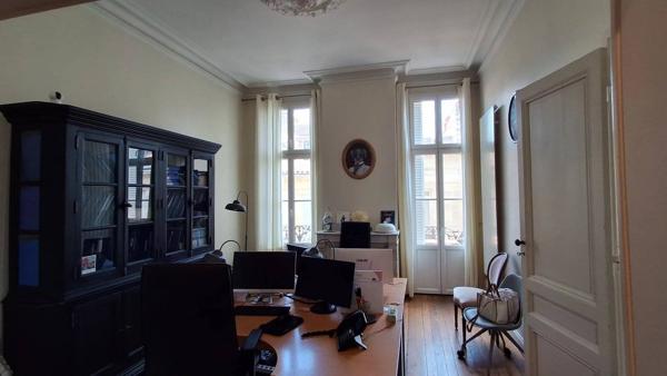 Location Chatrons 2 chambres un bureau
