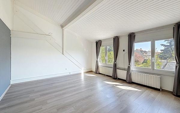 Maison à vendre    6 pièces • 155 m2 Villecresnes