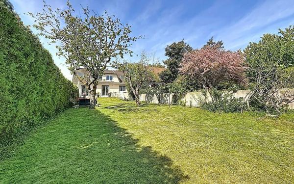 Maison à vendre    6 pièces • 155 m2 Villecresnes