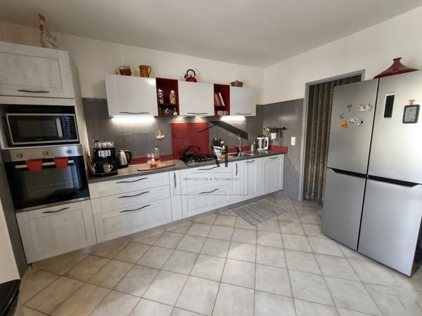 Ghisonaccia (20240) Belle villa individuelle T4 de 140m² rénovée avec jardin et double terrasse à deux pas de la mer