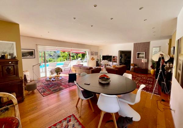 A VENDRE UNE MAISON DE TYPE 4  DE 170 M2  ET UNE MAISON DE 100 m2 SUR 3000 M2 DE TERRAIN PISCINE 20000 AJACCIO