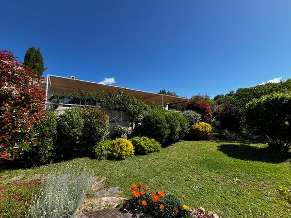 A VENDRE UNE MAISON DE TYPE 4  DE 170 M2  ET UNE MAISON DE 100 m2 SUR 3000 M2 DE TERRAIN PISCINE 20000 AJACCIO