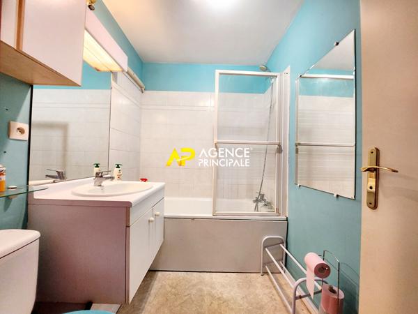 Hyper Centre-Ville d'ARGENTEUIL, appartement 2 pièces, 1 chambre, box et balcon à 6 minutes à pieds de la gare . €171 200 ** - Référence 4457