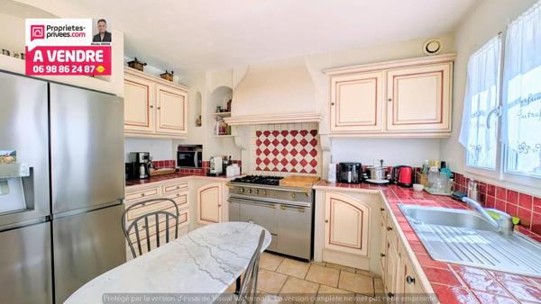 BELLE VILLA RECENTE de 215 m² Hab; 160 m² + 2 PIECES 50 m². CALME ET RESIDENTIEL
