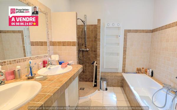 BELLE VILLA RECENTE de 215 m² Hab; 160 m² + 2 PIECES 50 m². CALME ET RESIDENTIEL