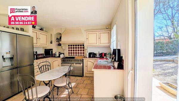 BELLE VILLA RECENTE de 215 m² Hab; 160 m² + 2 PIECES 50 m². CALME ET RESIDENTIEL