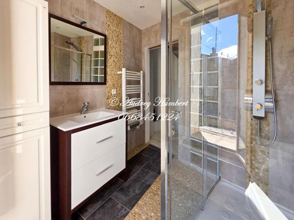 Pierrevert MDV avec terrasse et balcon, 6 pièces 144 m2