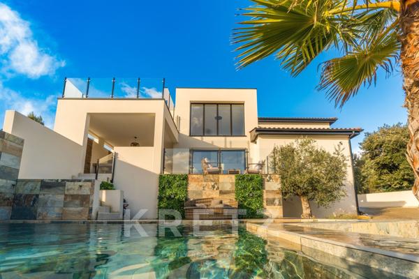 Villa contemporaine avec vue panoramique