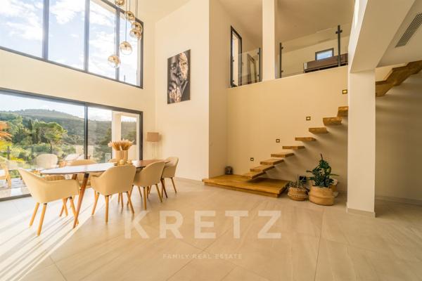 Villa contemporaine avec vue panoramique