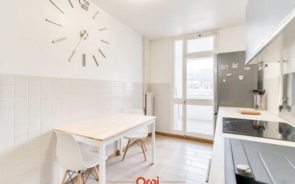 Appartement à vendre    4 pièces • 108 m2 Marseille 10