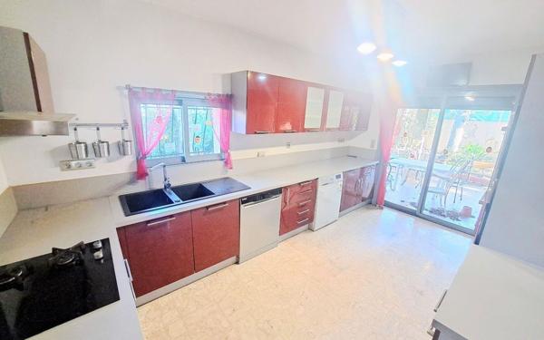 Maison à vendre    6 pièces • 150 m2 Six-Fours-les-Plages